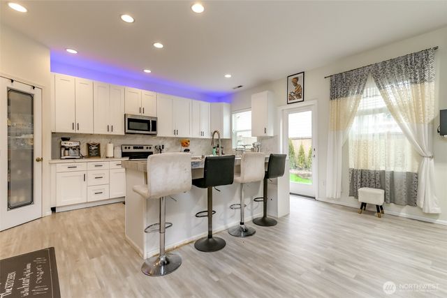 38030 41st Place S, Auburn, WA 98001