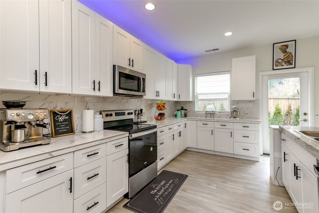 38030 41st Place S, Auburn, WA 98001