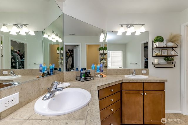 38030 41st Place S, Auburn, WA 98001