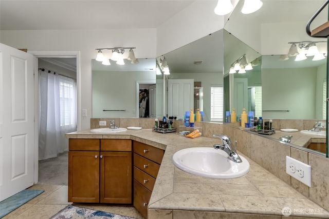 38030 41st Place S, Auburn, WA 98001