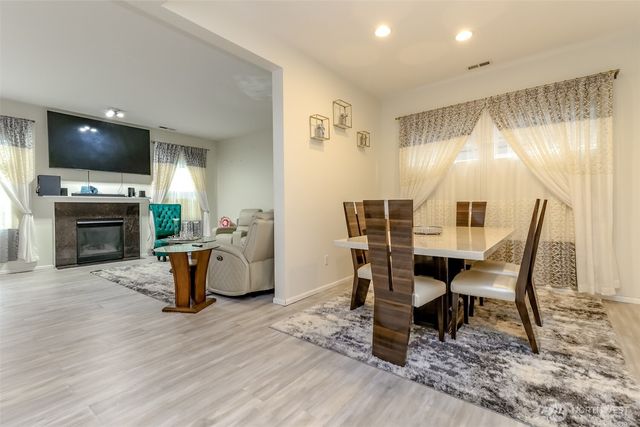 38030 41st Place S, Auburn, WA 98001