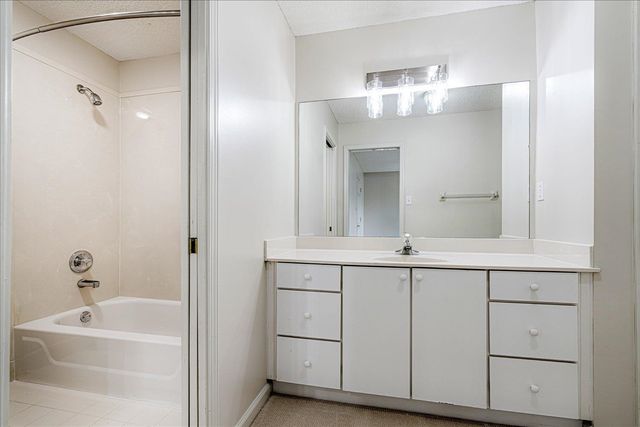 3267 KINDERHILL LN, Germantown, TN 38138