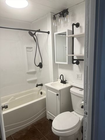 14 Woodlawn 2, Springfield, MA 01108