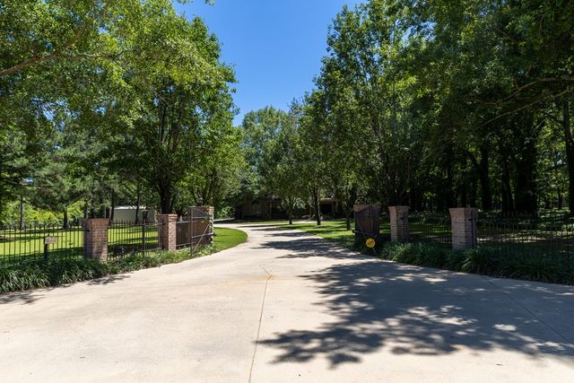 431 Trawick Rd, Dothan, AL 36305