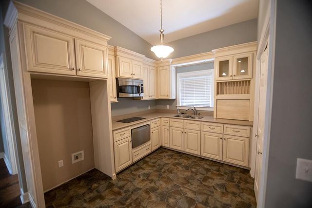 431 Trawick Rd, Dothan, AL 36305
