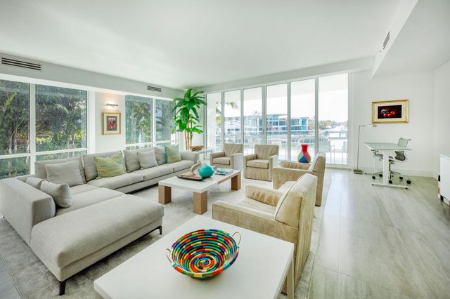 353 Sunset Drive 202, Fort Lauderdale, FL 33301