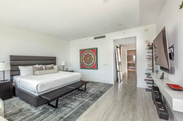 353 Sunset Drive 202, Fort Lauderdale, FL 33301