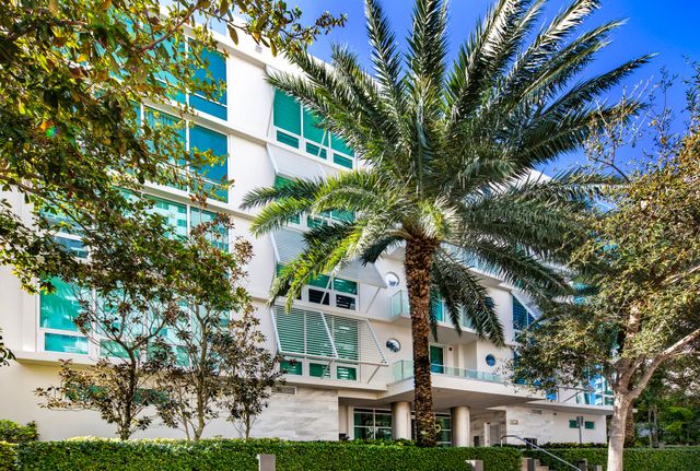 353 Sunset Drive 202, Fort Lauderdale, FL 33301