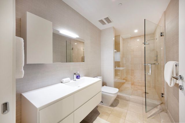 353 Sunset Drive 202, Fort Lauderdale, FL 33301