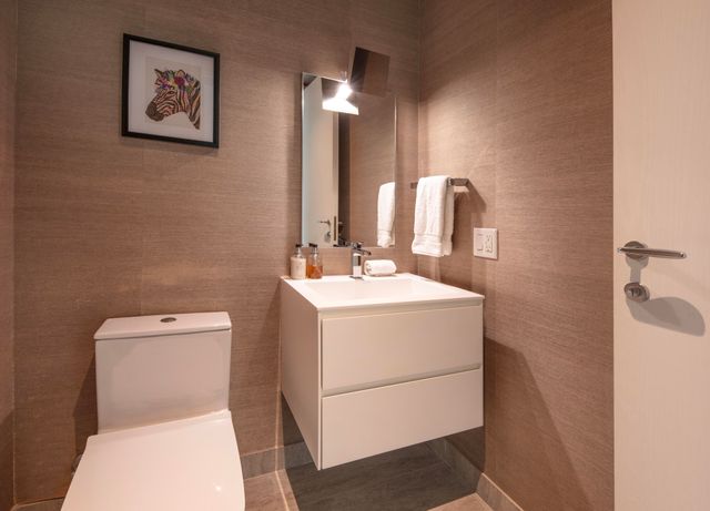 353 Sunset Drive 202, Fort Lauderdale, FL 33301