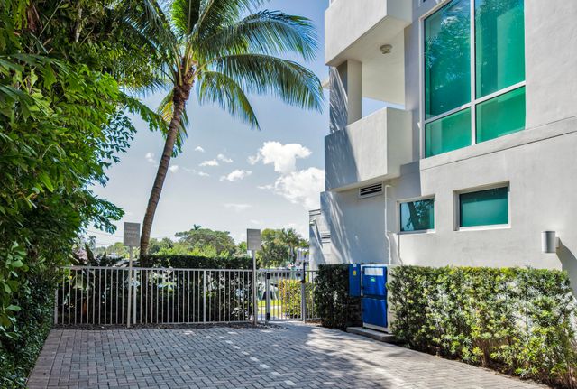 353 Sunset Drive 202, Fort Lauderdale, FL 33301