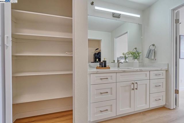 685 Dartmore Ln 365, Hayward, CA 94544