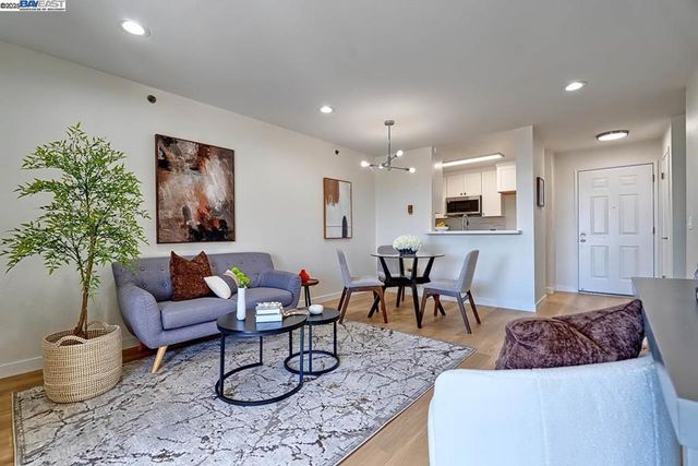 685 Dartmore Ln 365, Hayward, CA 94544