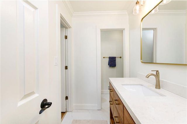 10120 Kinross Road, Roswell, GA 30076