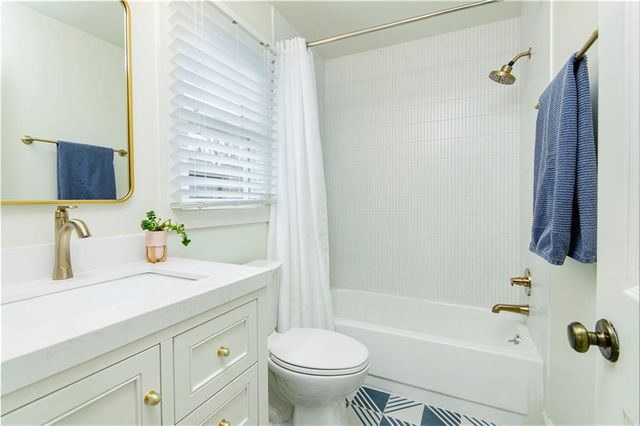 10120 Kinross Road, Roswell, GA 30076