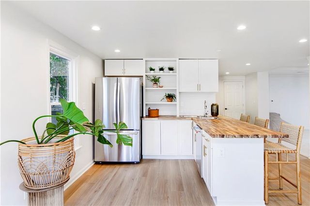10120 Kinross Road, Roswell, GA 30076