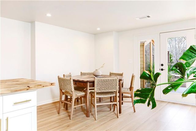 10120 Kinross Road, Roswell, GA 30076