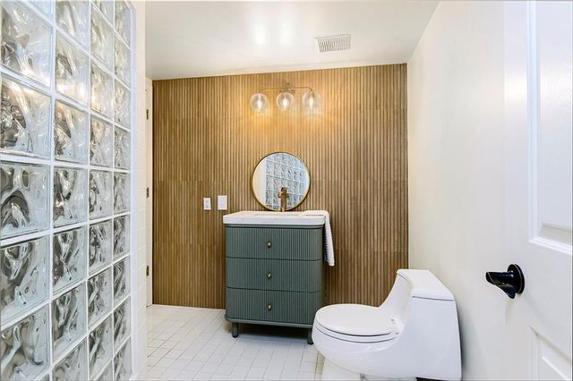 10120 Kinross Road, Roswell, GA 30076