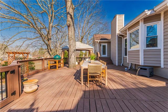 10120 Kinross Road, Roswell, GA 30076