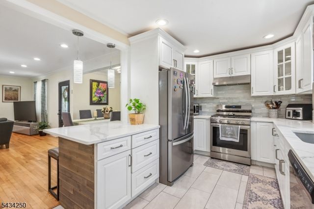 141 Grant Ave, Woodbridge Twp., NJ 08863