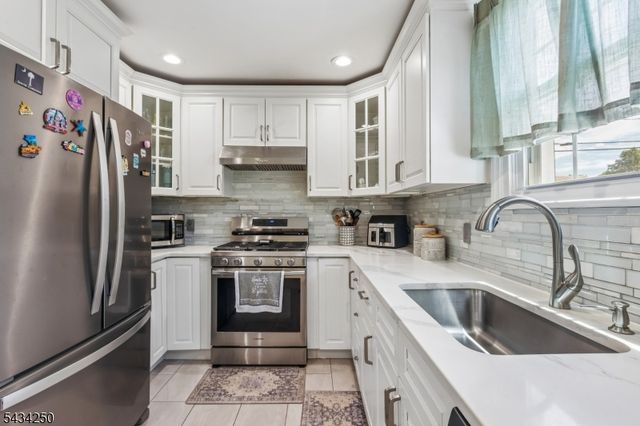 141 Grant Ave, Woodbridge Twp., NJ 08863