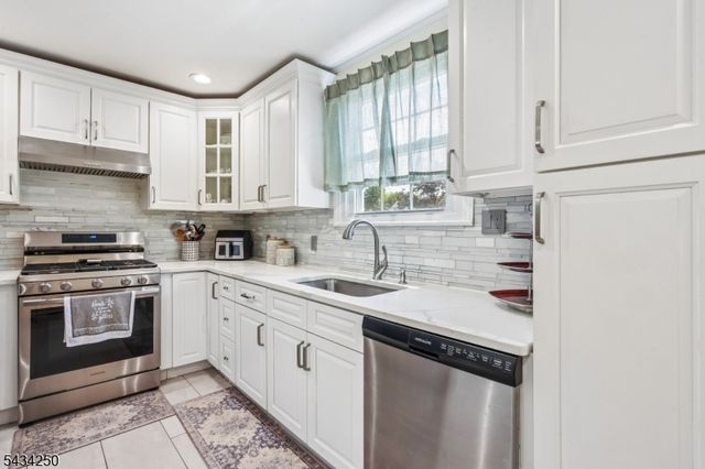 141 Grant Ave, Woodbridge Twp., NJ 08863