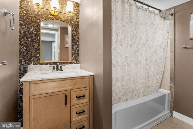 109 N COLES AVE, Maple Shade, NJ 08052