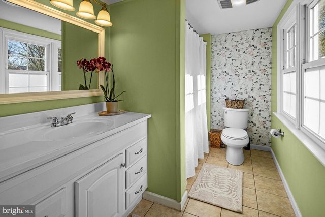 109 N COLES AVE, Maple Shade, NJ 08052
