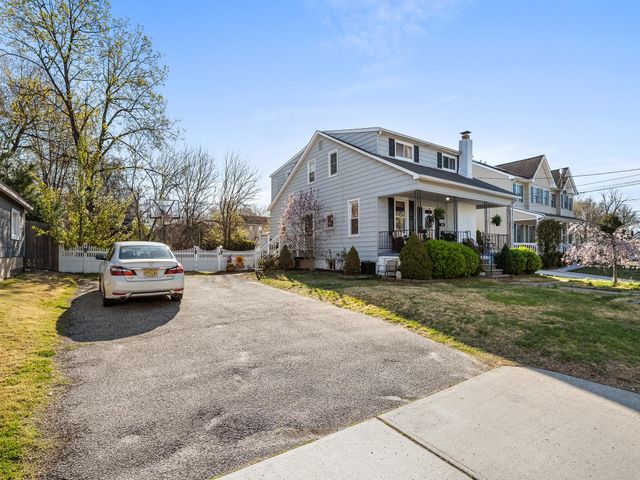 109 N COLES AVE, Maple Shade, NJ 08052