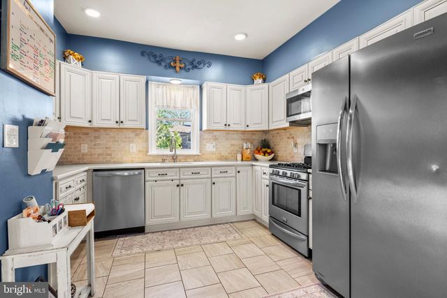 109 N COLES AVE, Maple Shade, NJ 08052