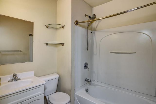 1022 E Madison Street, Eau Claire, WI 54703
