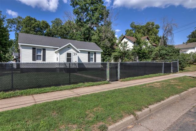 1022 E Madison Street, Eau Claire, WI 54703