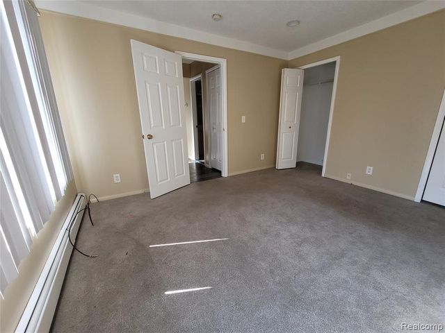 16470 E 9 Mile 104, Eastpointe, MI 48021