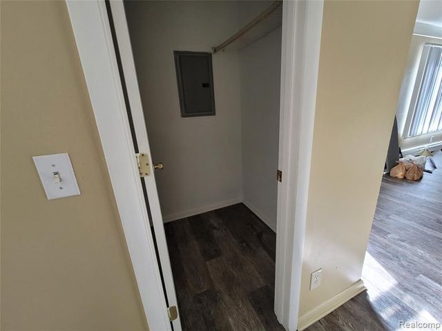 16470 E 9 Mile 104, Eastpointe, MI 48021