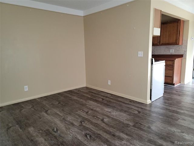 16470 E 9 Mile 104, Eastpointe, MI 48021