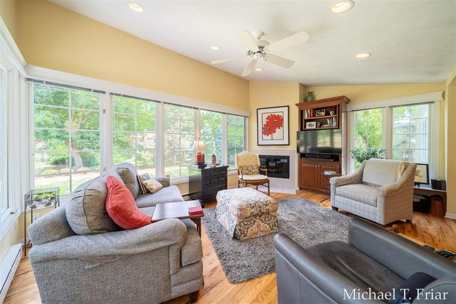 6479 Ridgemont Drive, Grand Rapids, MI 49546