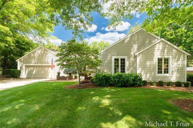 6479 Ridgemont Drive, Grand Rapids, MI 49546