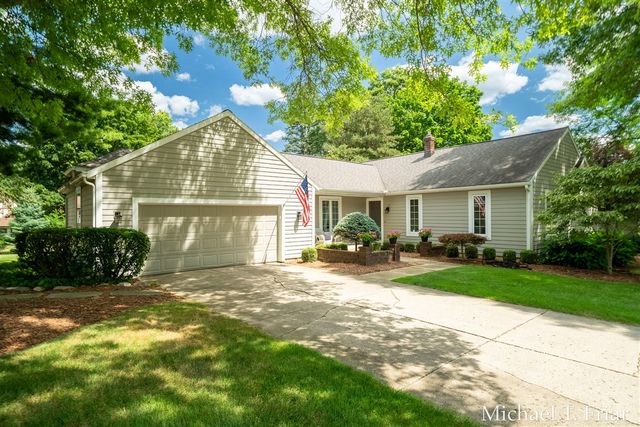 6479 Ridgemont Drive, Grand Rapids, MI 49546
