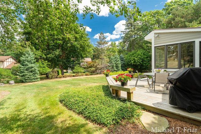6479 Ridgemont Drive, Grand Rapids, MI 49546