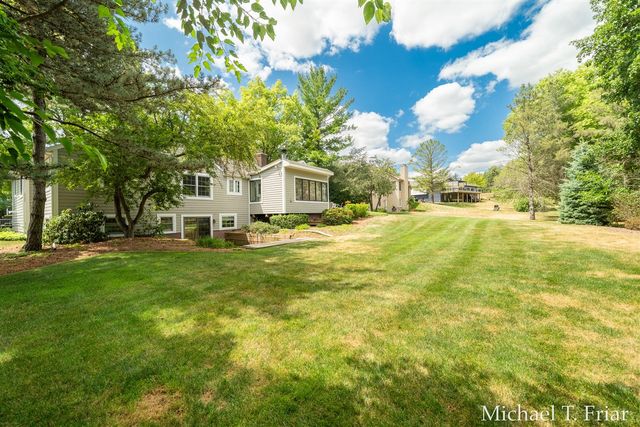 6479 Ridgemont Drive, Grand Rapids, MI 49546