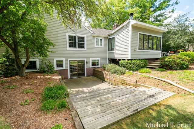 6479 Ridgemont Drive, Grand Rapids, MI 49546