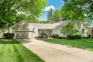 6479 Ridgemont Drive, Grand Rapids, MI 49546