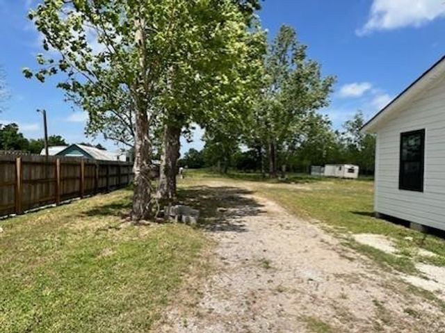 1170 County Road 284, Alvin, TX 77511