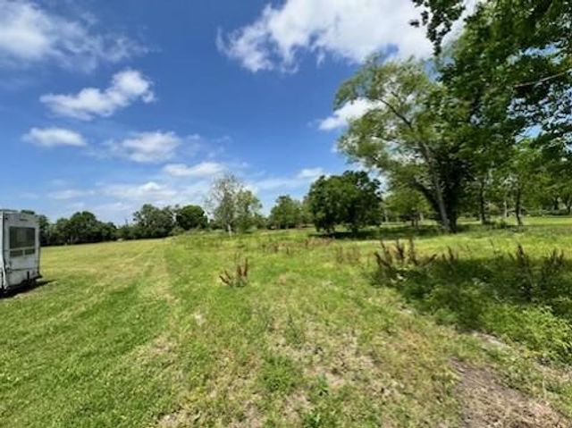 1170 County Road 284, Alvin, TX 77511