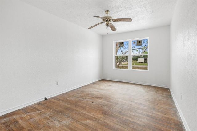 1170 County Road 284, Alvin, TX 77511