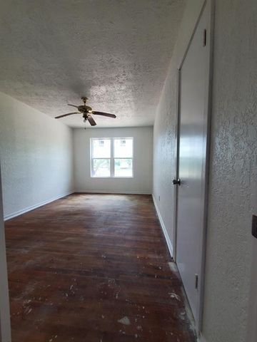 1170 County Road 284, Alvin, TX 77511