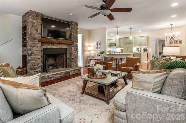 22 Rosebay Lane, Asheville, NC 28803