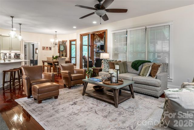 22 Rosebay Lane, Asheville, NC 28803