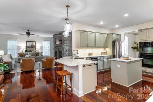 22 Rosebay Lane, Asheville, NC 28803