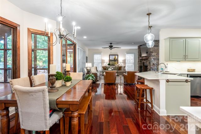 22 Rosebay Lane, Asheville, NC 28803